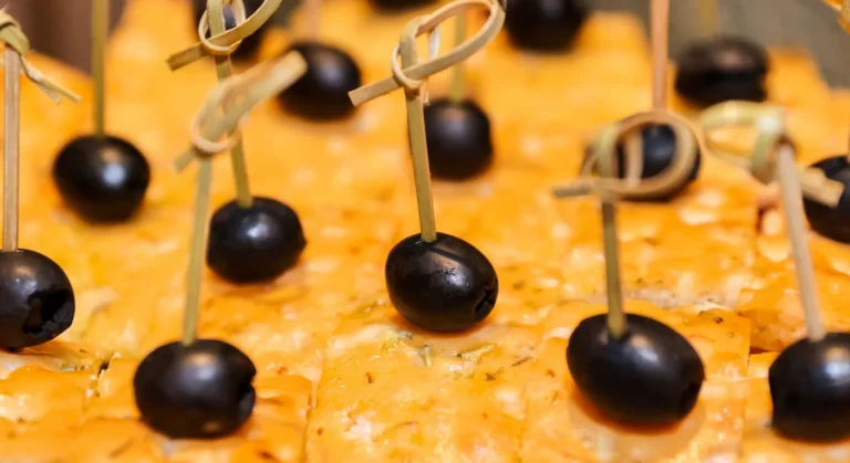 Finger food — przewodnik po przekąskach bez sztućców
