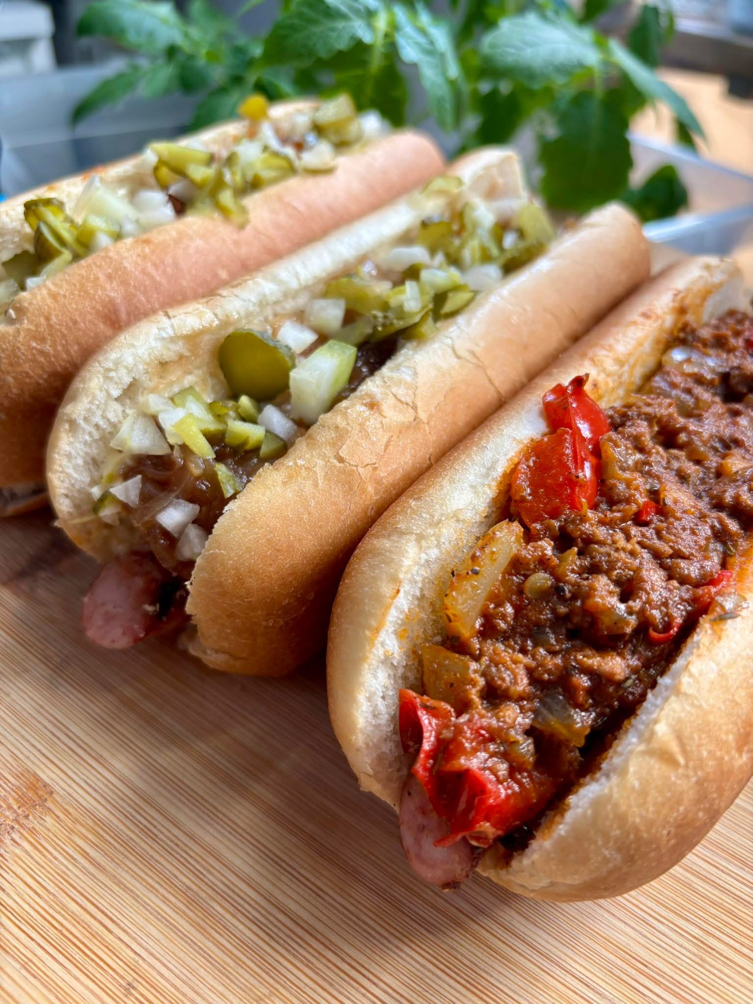 Hot dogi z chili - realizacja Rogalove